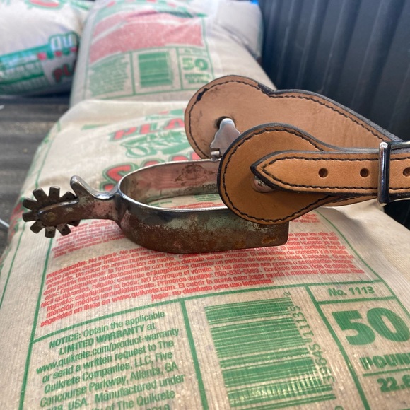 Spurs & Straps - Picture 3 of 4